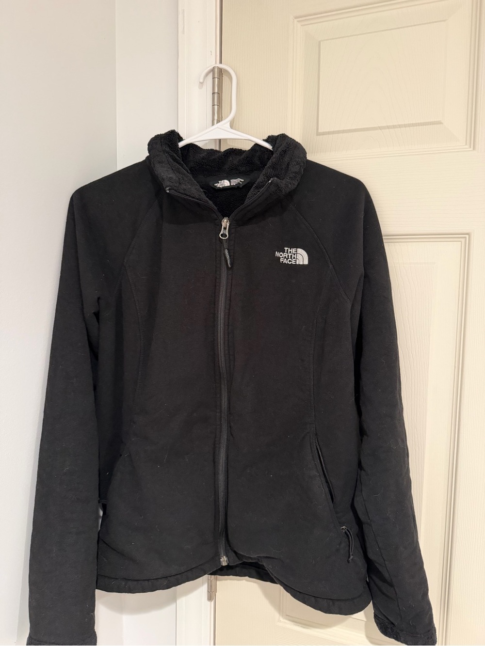 The North Face Women’s Black Full-Zip Fleece Jacket